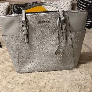 Michael Kors Charlotte Saffiano Leather Top-Zip Tote Bag. No flaws!